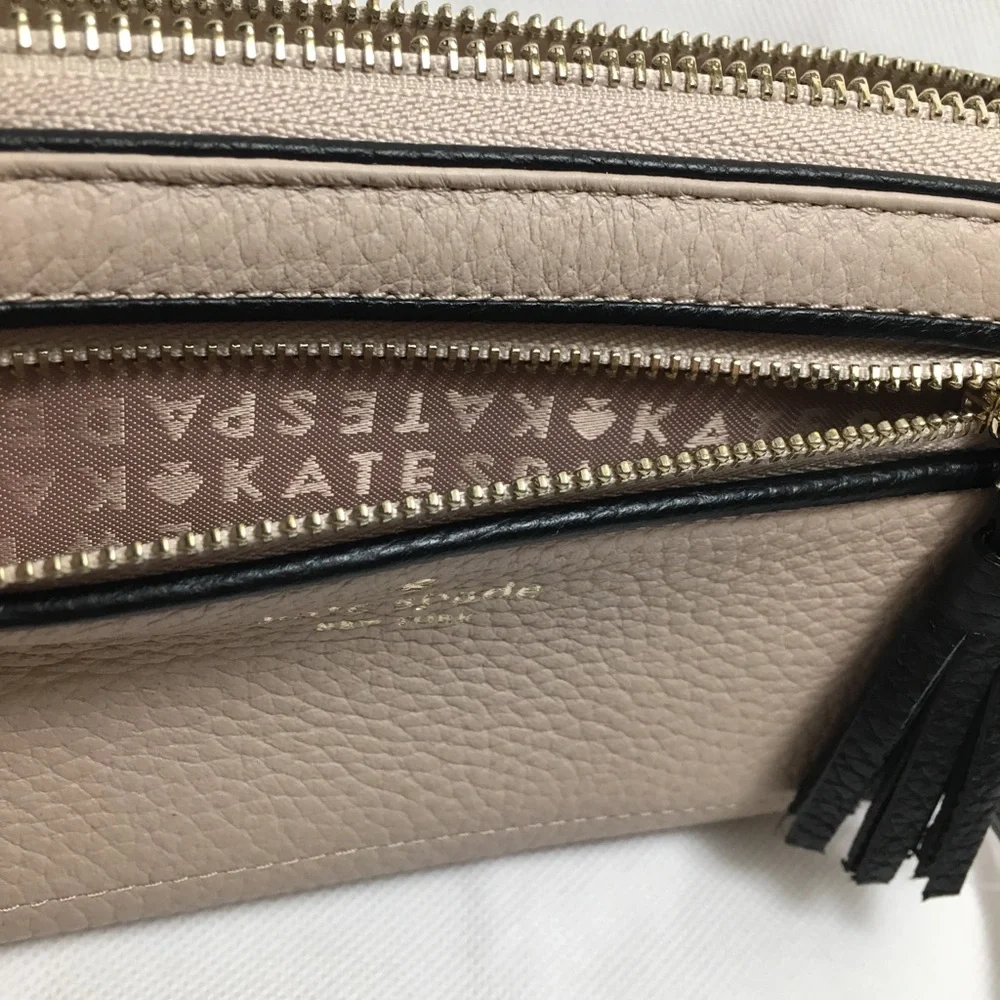Kate Spade Wallet - Picture 3 of 8